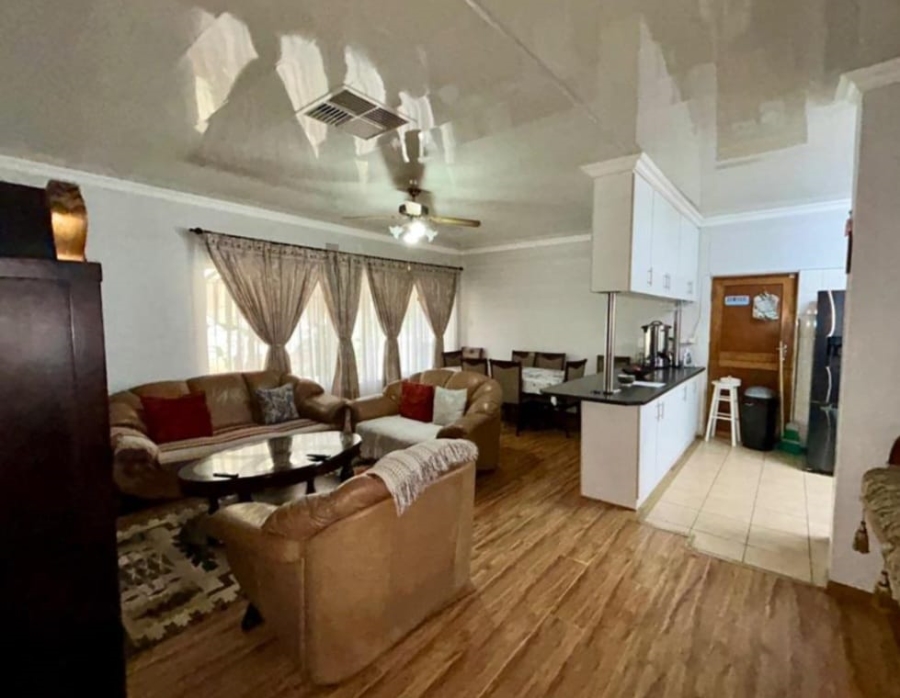 4 Bedroom Property for Sale in Carters Glen Northern Cape